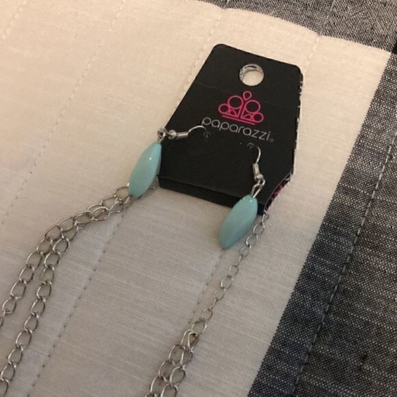 NWT paparazzi necklaces with matching earrings  - Picture 2 of 5